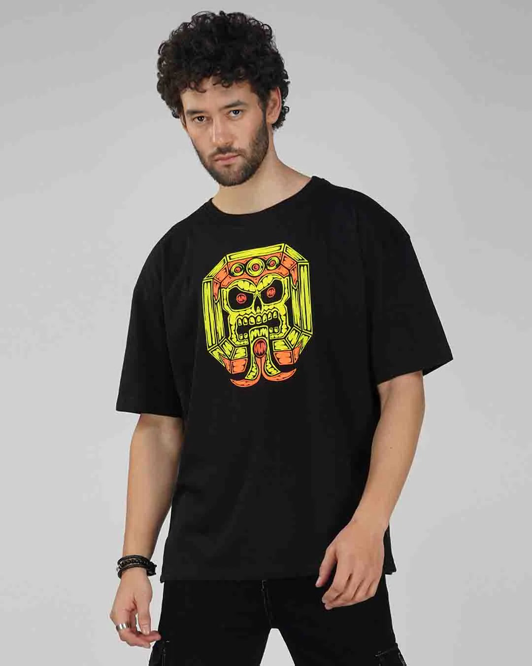 Macabra Queen | UV Light Reactive & Glow In Dark | Oversized T-Shirt